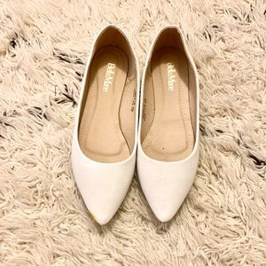 Bella Marie White Pointed Flats